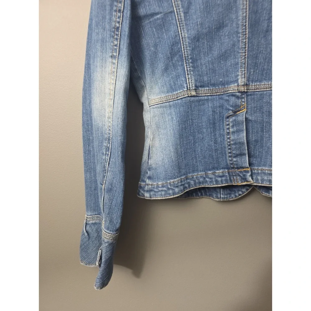 DKNY Jeans Womens XS Denim Jacket Fitted Button Up Pockets Casual Cropped